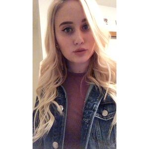 Meet your Posher, Kayley